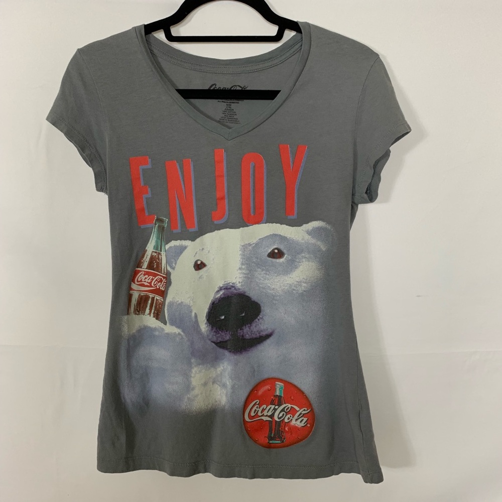 Coca~Cola Enjoy Polar Bear Coke Gray T-Shirt